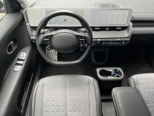 Hyundai IONIQ 5 Connect 77.4kWh 228pk | LONG RANGE ACCU | WARMTEPOMP | FABRIEKSGARANTIE TOT 07-2029 | LAGE KM-STAND! | LUXE BEKLEDING |