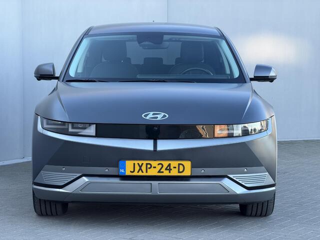 Hyundai IONIQ 5 Lounge AWD 73kWh Automaat / Trekhaak / SOH 100% / Dealer onderhouden / Fabrieksgarantie tot 12-2026 / Warmtepomp / 8 Jaar Batterij Garantie / HUD / 360 Camera / BOSE / Elektr. Stoelen met Memory Functie / Lederen Bekleding / Stoel Verwarming / Stuurwiel