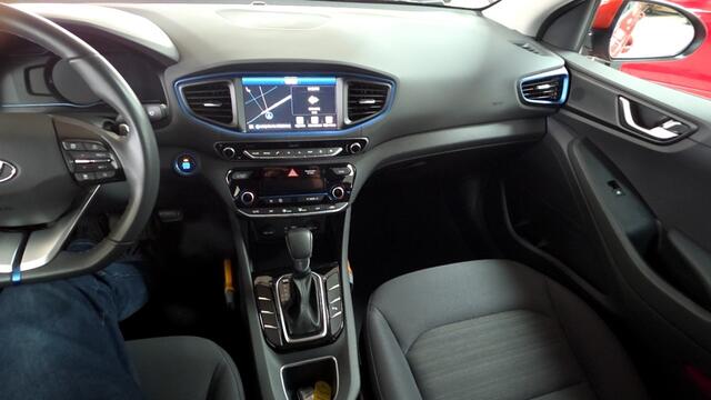 Hyundai IONIQ 1.6 GDi Hybrid / Adaptive Cruise