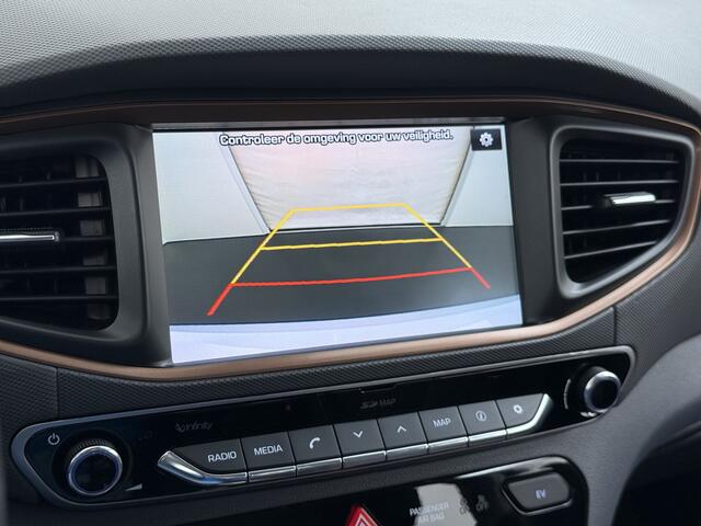 Hyundai IONIQ EV SOH 99,5% Navi Ecc Adap.Cruise Camera Comfort Android Auto Apple Carplay Infinity®-Hifi Isofix Bluetooth DAB VESS Lane Assist Regen-Licht sensor Origineel Nederlandse Auto Laatste Grote beurt bij 124.230km uitgev.