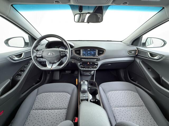 Hyundai IONIQ EV SOH 99,5% Navi Ecc Adap.Cruise Camera Comfort Android Auto Apple Carplay Infinity®-Hifi Isofix Bluetooth DAB VESS Lane Assist Regen-Licht sensor Origineel Nederlandse Auto Laatste Grote beurt bij 124.230km uitgev.