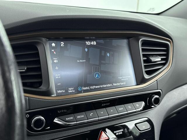 Hyundai IONIQ Premium EV | 28kWh | Lederen bekleding | Stoel- en stuurverwarming | Elektrisch verstelbare stoel | Schuif-/kanteldak elektrisch bedienbaar