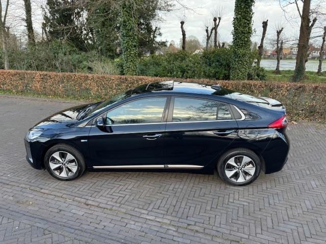 Hyundai IONIQ Premium EV 28KWH SOH 99,9%/Leer/Led/Schuif-Kanteldak/Adcruise/Acarplay