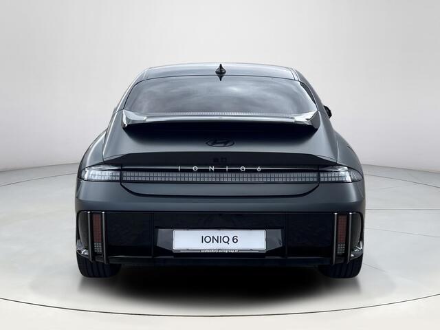 Hyundai IONIQ 6 Business 77.4 kWh | Apple Carplay / Android Auto | Stoel & Stuur Verwarming | Camera | LED-Verlichting | Lichtmetaal | Elektrische Kofferklep | Uit Voorraad Leverbaar |