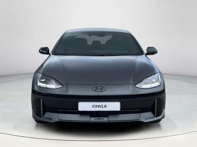 Hyundai IONIQ 6 Business 77.4 kWh | Apple Carplay / Android Auto | Stoel & Stuur Verwarming | Camera | LED-Verlichting | Lichtmetaal | Elektrische Kofferklep | Uit Voorraad Leverbaar |