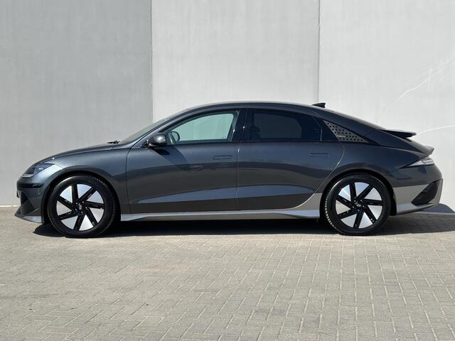 Hyundai IONIQ 6 Connect 77.4 kWh / SOH 100% / Fabrieksgarantie tot 11-2028 / CCS snellader / All season banden / Elektrisch verstelbare stoel / Stuur-, Stoel & Achterbankverwarming / warmtepomp / Trekgewicht 1500 kg / Keyless Entry/Start /