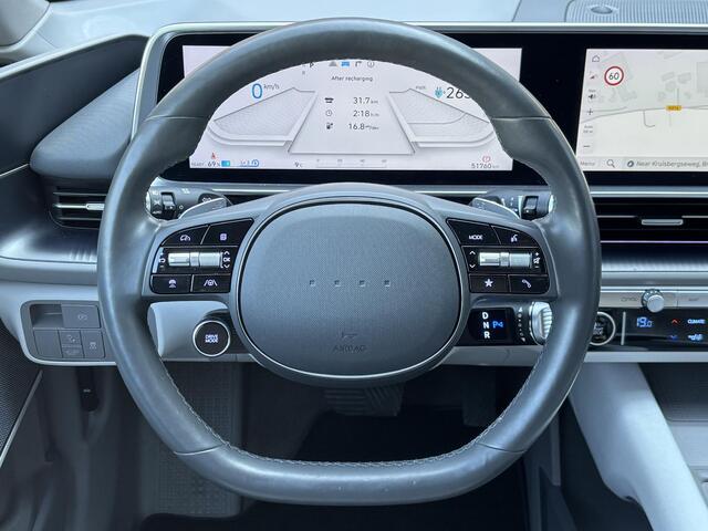 Hyundai IONIQ 6 Connect 77.4 kWh / SOH 100% / Fabrieksgarantie tot 11-2028 / CCS snellader / All season banden / Elektrisch verstelbare stoel / Stuur-, Stoel & Achterbankverwarming / warmtepomp / Trekgewicht 1500 kg / Keyless Entry/Start /