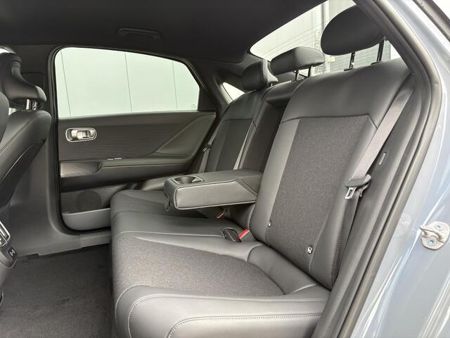 Hyundai IONIQ 6 Business 77.4 kWh / ¤9000,- Voordeel / Snel Leverbaar / Transmission Blue Pearl /