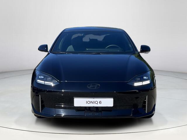 Hyundai IONIQ 6 Business 77.4 kWh | Apple Carplay / Android Auto | Stoel & Stuur Verwarming | Camera | LED-Verlichting | Lichtmetaal | Elektrische Kofferklep | Uit Voorraad Leverbaar |