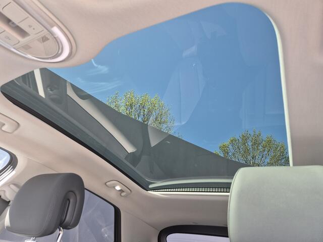 Hyundai IONIQ 5 Connect 77.4 kWh 228 pk / SOH 100% / Fabrieksgarantie tot 08-2028 / Dealer onderhouden / Panoramadak / Warmtepomp / Trekgewicht 1.600 kg / CCS snel laden / Elektrische stoelen / 20" LM Lounge wielen / Stuur- Stoel & Achterbank verwarming / Achteruitrijc