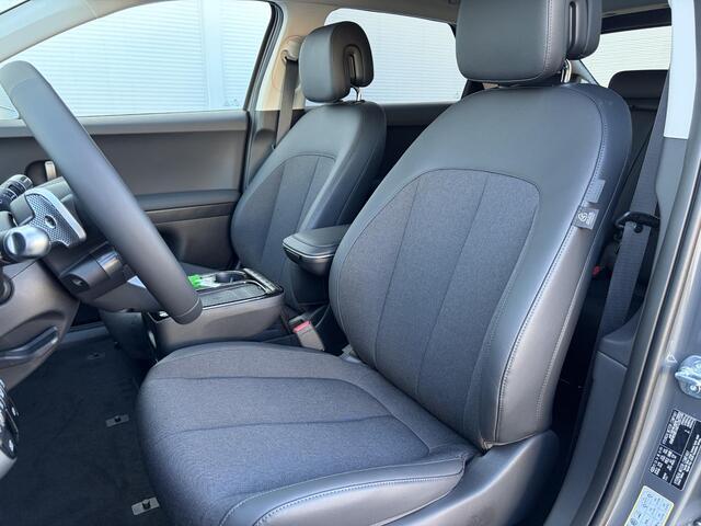 Hyundai IONIQ 5 Long Range Pure Edition 84 kWh / Nieuw direct leverbaar / 3-fase / Navigatie / Perkeersensoren / 100% SoH / 5 jaar Fabrieksgarantie / 8 Jaar accu garantie /