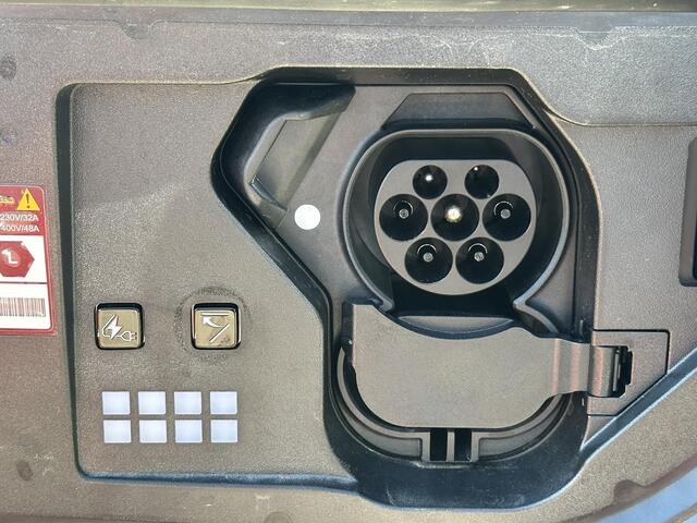 Hyundai IONIQ 9 Lounge AWD 6p. 110.3 kWh / ¤3000,- voordeel / Stoelmassage / Stoel- & Stuurverwarming / Stoelverkoeling Voor + Achter / glazen Schuif- & Kanteldak / 360 Camera /