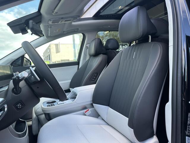 Hyundai IONIQ 9 Lounge AWD 6p. 110.3 kWh / ¤3000,- voordeel / Stoelmassage / Stoel- & Stuurverwarming / Stoelverkoeling Voor + Achter / glazen Schuif- & Kanteldak / 360 Camera /