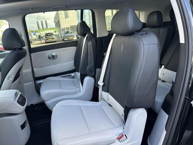Hyundai IONIQ 9 Lounge AWD 6p. 110.3 kWh / ¤3000,- voordeel / Stoelmassage / Stoel- & Stuurverwarming / Stoelverkoeling Voor + Achter / glazen Schuif- & Kanteldak / 360 Camera /
