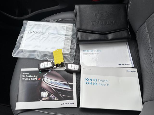 Hyundai IONIQ 1.6 GDi Premium / Stoelventilatie / Stuur-, Stoel- en Achterbankverwarming / Apple Carplay&Android Auto / Memory bestuurdersstoel / Cruise Control Adaptief / Led / Keyless / Camera /