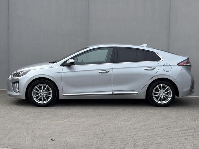 Hyundai IONIQ 1.6 GDi Premium / Stoelventilatie / Stuur-, Stoel- en Achterbankverwarming / Apple Carplay&Android Auto / Memory bestuurdersstoel / Cruise Control Adaptief / Led / Keyless / Camera /