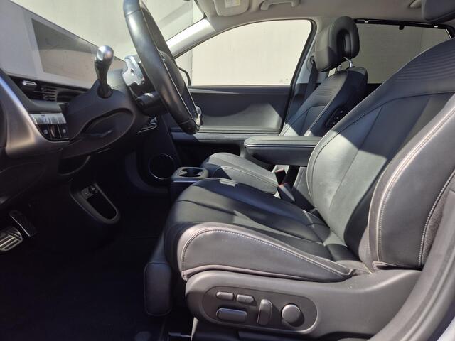 Hyundai IONIQ 5 Lounge 73kWh / SOH 100% / Dealer onderhouden / 1.600 kg trekgewicht / WLTP 451 km / CCS snellader / Warmtepomp / Head Up Display / Panoramadak / Bose Audio Systeem / Elektrische achterklep / Stuur- Stoel & Achterbank verwarming / Rondomzicht camera /