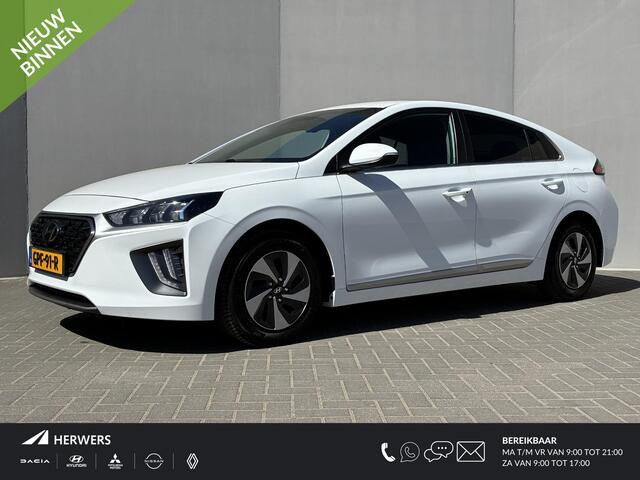 Hyundai IONIQ 1.6 GDi Comfort Smart / Fabrieksgarantie t/m 4-2027 / Dealer onderhouden / Stoel-/Stuurverwarming / Apple Carplay/Android Auto / Navigatie /