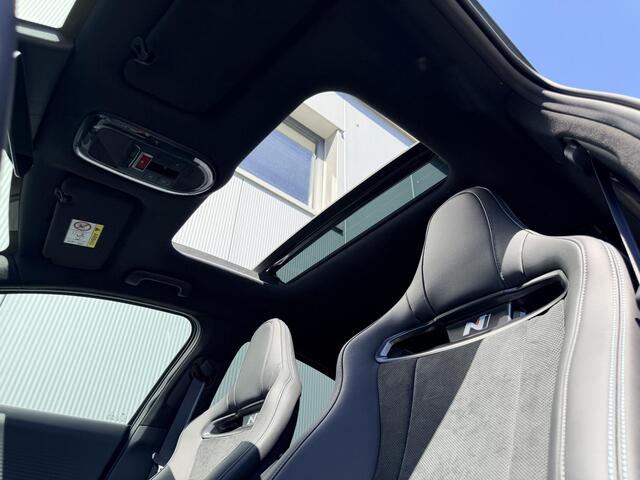 Hyundai IONIQ 6 N 84 kWh AWD / NIEUW BINNEN / 650 PK & 770 NM / 487KM WLTP / Stoelverkoeling / Stoelverwarming Voor + Achter / Stuurverwarming / 360 Camera /