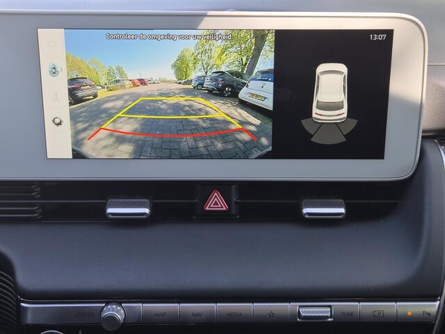 Hyundai IONIQ 5 Connect 77.4 kWh / SOH 100% / Fabrieksgarantie tot 02-2028 / Dealer onderhouden / WLTP 507 km / CCS snellader / Trekhaak afneembaar / Trekgewicht 1600 kg / Stuur- & Stoelverwarming / Achteruitrijcamera / Warmtepomp / Apple Carplay Android Auto /