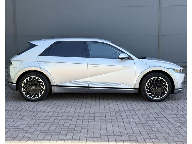 Hyundai IONIQ 5 Lounge 73kWh / Eerste Eigenaar / Dealer Onderhouden / Trekhaak / 1600KG Trekgewicht / Elektrische Stoelen met Geheugen / 360º Camera / Stoel Verwarming+Verkoeling / Stuur Verwarming / Head-Up Display / 20'' LM Velgen /