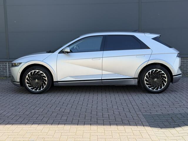 Hyundai IONIQ 5 Lounge 73kWh / Eerste Eigenaar / Dealer Onderhouden / Trekhaak / 1600KG Trekgewicht / Elektrische Stoelen met Geheugen / 360º Camera / Stoel Verwarming+Verkoeling / Stuur Verwarming / Head-Up Display / 20'' LM Velgen /