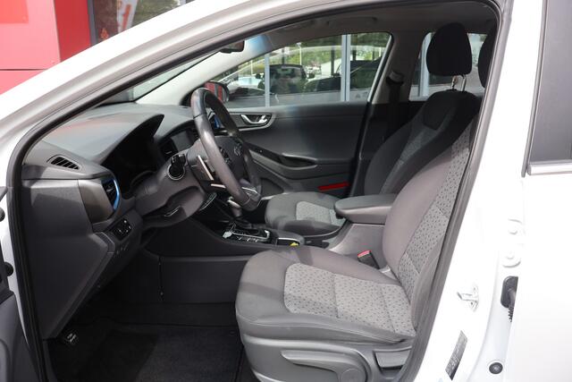 Hyundai IONIQ 1.6 GDi PHEV Comfort | Schuifdak | Camera | Trekhaak |