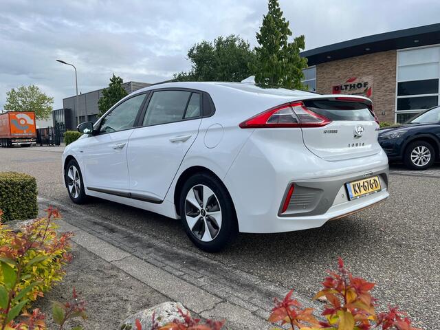 Hyundai IONIQ Comfort EV | Adap. Cruise Control | Carplay | Camera | Infinity geluidsysteem | Elek. Verstelbare Spiegels