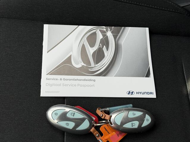 Hyundai IONIQ 6 Connect 77.4 kWh / SOH 100% / Fabrieksgarantie tot 12-2029 / HUD / Adaptieve Cruise / Warmtepomp / Navigatie / Camera / Dodehoek Detectie / Elektr. Stoel / Elektr. Achterklep / Stoel & Stuurwiel Verwarming / CCS Snelladen /