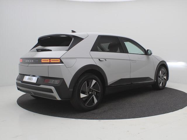Hyundai IONIQ 5 Long Range Pure Edition 84 kWh / / Nieuw direct leverbaar / 3-fase / Navigatie / Perkeersensoren / 100% SoH / 5 jaar Fabrieksgarantie / 8 Jaar accu garantie /