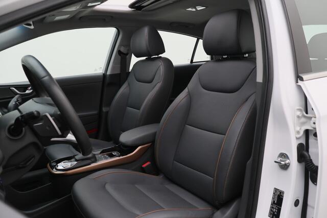 Hyundai IONIQ Premium EV SOH 99%, Leer, Schuif-/Kanteldak, Camera, Apple Carplay, ACC, Trekhaak, PDC