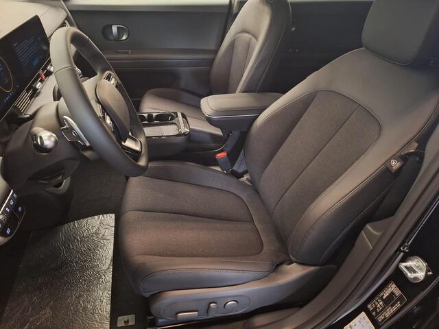 Hyundai IONIQ 5 Long Range Pure Edition 84 kWh | WK Deal | Uit voorraad leverbaar! | Apple Carplay/Android Auto | Adaptieve Cruise Control | Elektrische Stoel verstelling | Stoel / Stuurverwarming | Achteruitrijcamera |