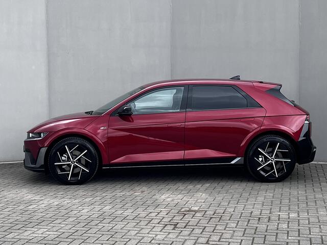 Hyundai IONIQ 5 N Line Edition Limited 84 kWh / Accu SoH 100% / Fabrieksgarantie tot 09-2030 / 1.600 kg trekgewicht / WLTP 515 km / Warmtepomp / Camera / Stuur- & stoelverwarming / CCS snel laden / 20" LM + All Season banden /