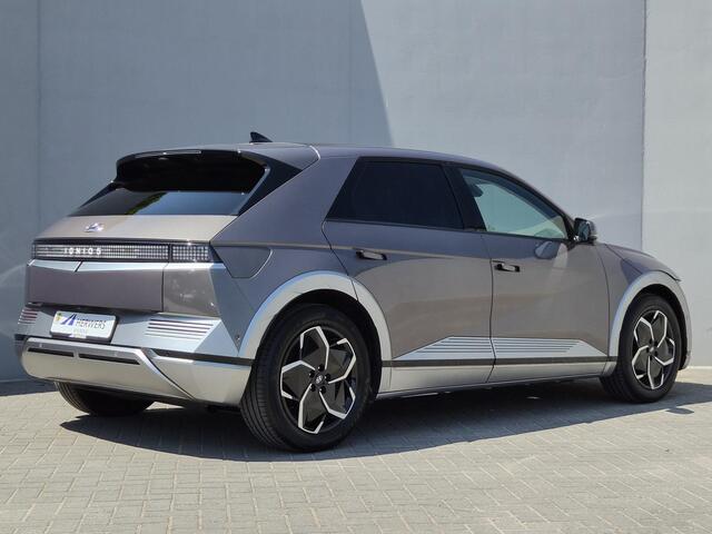 Hyundai IONIQ 5 Lounge 73kWh / SOH 100% / SOLAR dak / Fabrieksgarantie tot 05-2027 / Dealer onderhouden / Head Up Display / CCS snelladen / Warmtepomp / Trekgewicht 1600 kg / Stuur- Stoel & Achterbank verwarming / Rondomzicht camera / Bose Audio Systeem /
