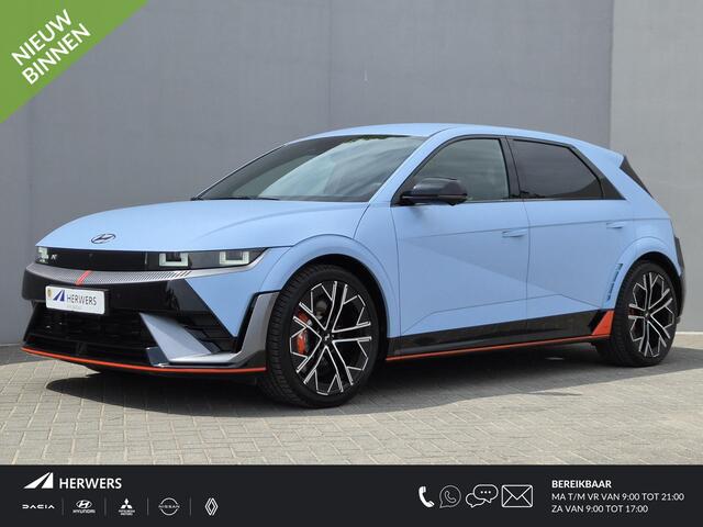 Hyundai IONIQ 5 N AWD 84 kWh / SOH 100% / Fabrieksgarantie tot 02-2030 / All season banden / CCS snelladen / WLTP bereik 448 km bereik stad 589 km / Stuur- Stoel & Achterbank verwarming / Warmtepomp / Elektrische achterklep / Stoelventilatie / Bose Audio Systeem / Rond