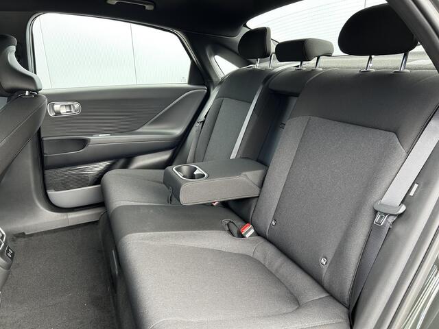 Hyundai IONIQ 6 Style 53 kWh / ¤13.500,- Korting / Navigatie / Apple & Andriod carplay / Adaptive Cruise Control / Achteruitrijcamera / 18 Inch Lichtmetaal /