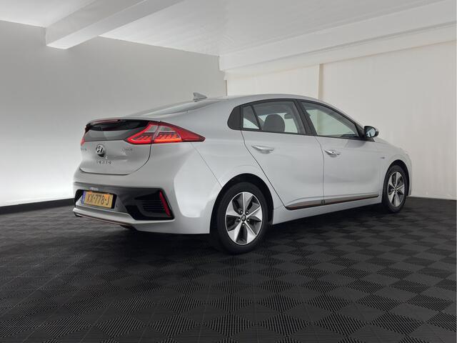 Hyundai IONIQ Comfort EV (INCL-BTW) Aut. *ADAPTIVE-CRUISE | DIGI-COCKPIT | SHIFTPADDLES | LANE-ASSIST | CCS-FASTLOADER | CRUISE | CAMERA | KEYLESS | DAB+ | NAVI-FULLMAP | ECC | PDC | 16"*