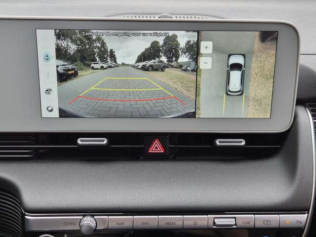 Hyundai IONIQ 5 Lounge 77.4 kWh / SOH 99% / Dealer onderhouden / Fabrieksgarantie tot 04-2028 / Trekhaak afneembaar / CCS snelladen / Rondomzicht camera / Trekgewicht 1600 kg / Stuur- Stoel & Achterbank verwarming / Adaptief cruise control / Stoelventilatie / Elektrisc