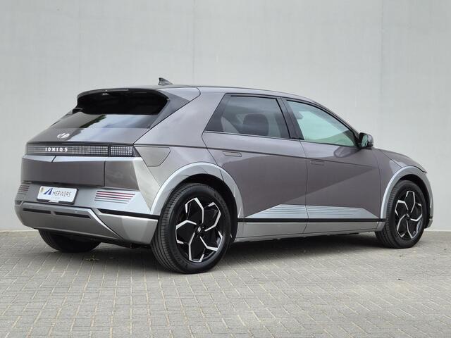 Hyundai IONIQ 5 Connect 73kWh / SOH 100% / Fabrieksgarantie tot 05-2027 / Trekgewicht 1600 kg / CCS snelladen / Warmtepomp / WLTP bereik 481 km bereik stad 686 km / Stuur- Stoel & Achterbank verwarming / Adaptief cruise control /