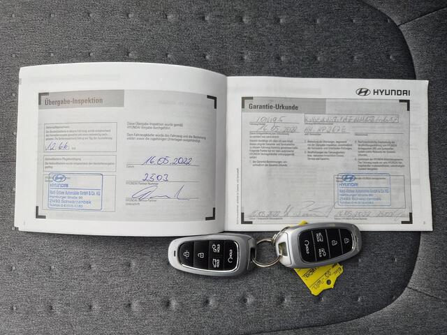 Hyundai IONIQ 5 Connect 73kWh / SOH 100% / Fabrieksgarantie tot 05-2027 / Trekgewicht 1600 kg / CCS snelladen / Warmtepomp / WLTP bereik 481 km bereik stad 686 km / Stuur- Stoel & Achterbank verwarming / Adaptief cruise control /