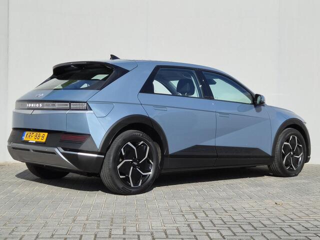 Hyundai IONIQ 5 Connect 77.4 kWh / SOH 99% / Dealer onderhouden / Fabrieksgarantie tot 04-2028 / CCS snelladen / Trekgewicht 1.600 kg / Warmtepomp / Stuur- & Stoelverwarming / Achteruitrijcamera / Adaptief cruise control /