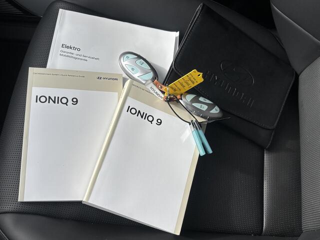 Hyundai IONIQ 9 Lounge AWD 6p. 110.3 kWh / Voor-achter stoelverwarming / Voor-achter stoelverkoeling / BOSE geluidsysteem / Warmtepomp / Elektrisch verstelbare voorstoelen met geheugen / 360° camera / Dodehoekcamera / Panoramisch glazen dak / Verwarmd stuurwiel / Vehic
