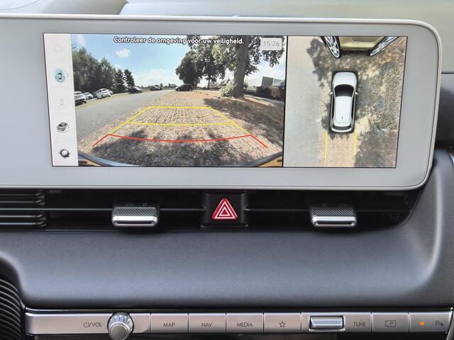 Hyundai IONIQ 5 Lounge 77.4 kWh / SOH 100% / Fabrieksgarantie tot 12-2027 / Dealer onderhouden / Trekhaak afneembaar / CCS snelladen / Warmtepomp / Head Up Display / Rondomzicht camera / Trekgewicht 1600 kg / Stuur- Stoel & Achterbank verwarming / Elektrische achterkle
