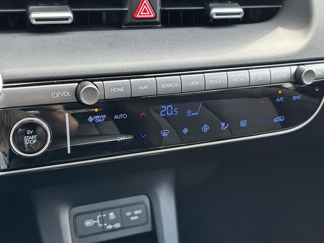 Hyundai IONIQ 5 Connect+ 84 kWh / Fabrieksgarantie tot 03-2030 / SOH 99,1% / Stoel en stuurverwarming / Elektrische voorstoelen / Navigatie / Appel carplay / Android auto / Achteruitrijcamera / Rondom sensoren /