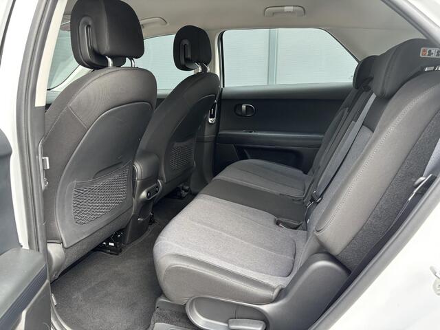 Hyundai IONIQ 5 Connect+ 84 kWh / Fabrieksgarantie tot 03-2030 / SOH 99,1% / Stoel en stuurverwarming / Elektrische voorstoelen / Navigatie / Appel carplay / Android auto / Achteruitrijcamera / Rondom sensoren /