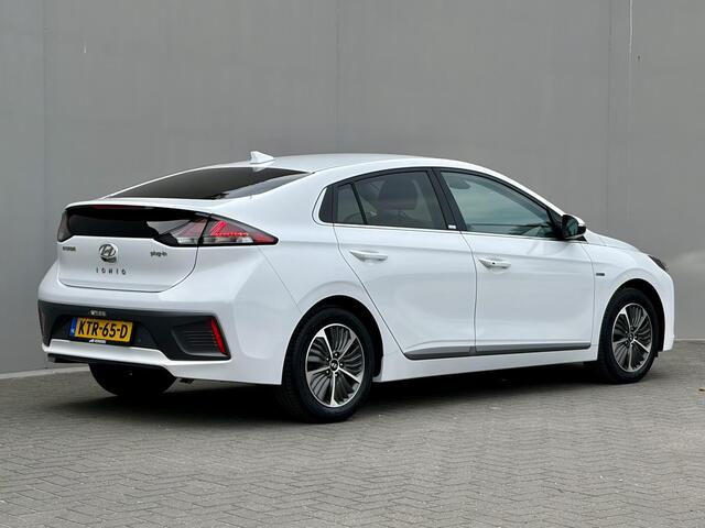 Hyundai IONIQ 1.6 GDi Comfort - Plus / PHEV / Plug-in / Navigatie / Camera / Android Auto/Apple Carplay / Cruise Control Adaptief / Stuur & Stoelverwarming /