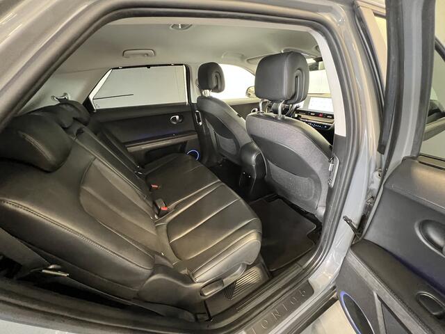 Hyundai IONIQ 5 Connect+ 73kWh Afn. Trekhaak | Navigatie/Android/Apple Carplay | LM Velgen 19" | Voorstoelen Verwarmd | Cruise Control Adaptief | Lederen Bekleding | Warmtepomp | Airco |