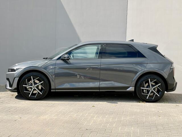 Hyundai IONIQ 5 N Line Edition Limited 84 kWh / Fabrieksgarantie tot 09-2030 / SOH 100% / 1.600 kg trekgewicht / CCS snel laden / Stuur- en stoelverwarming / Navigatie / Apple Carplay Android / 20" LM wielen / Camera / Adaptieve Cruise / Dodehoek Detectie / Elektr. Stoelen / Elektr. Achterklep /