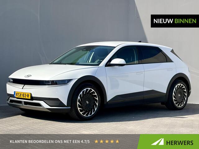 Hyundai IONIQ 5 Connect + 77.4 kWh met aanvullende optie's / SOH 100% / Dealer Onderhouden / WLTP 507 km / CCS Snel Laden / Lederen Bekleding / Stoelventilatie / Elektr. Voorstoelen / Stuur-, Stoel- & Achterbankverwarming / Navi / Apple Carplay & Android Auto / 19" LM wielen /
