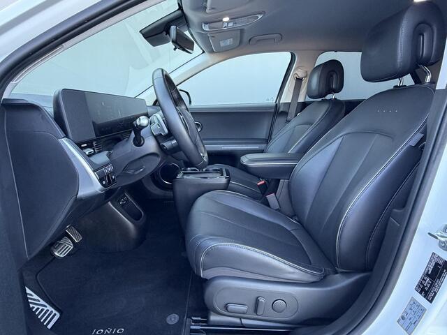 Hyundai IONIQ 5 Lounge 84 kWh / SOH 97,3% / CCS snelladen / Head Up Display / Warmtepomp / Trekgewicht 1600 kg / Elektrische achterklep / Stuur- Stoel & Achterbank verwarming / Rondomzicht camera / Bose Audio Systeem / Adaptief cruise control /